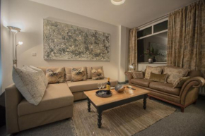 Barnston House - Heswall - spacious homely holiday home by Rework Accommodation